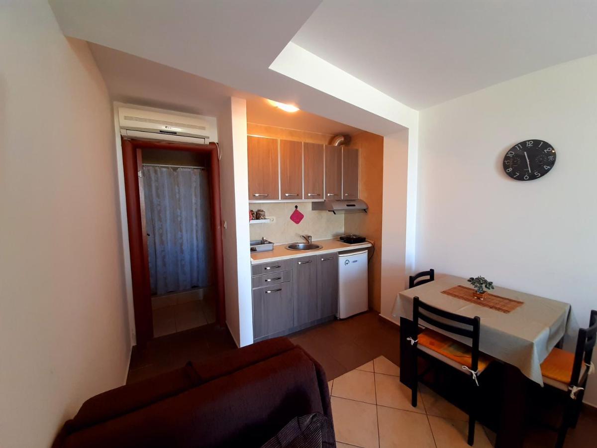 Rakocevic Apartments Petrovac Екстериор снимка