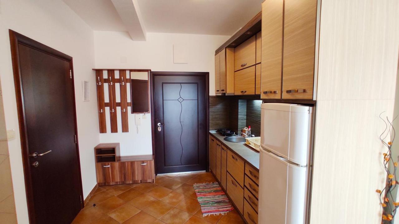Rakocevic Apartments Petrovac Екстериор снимка
