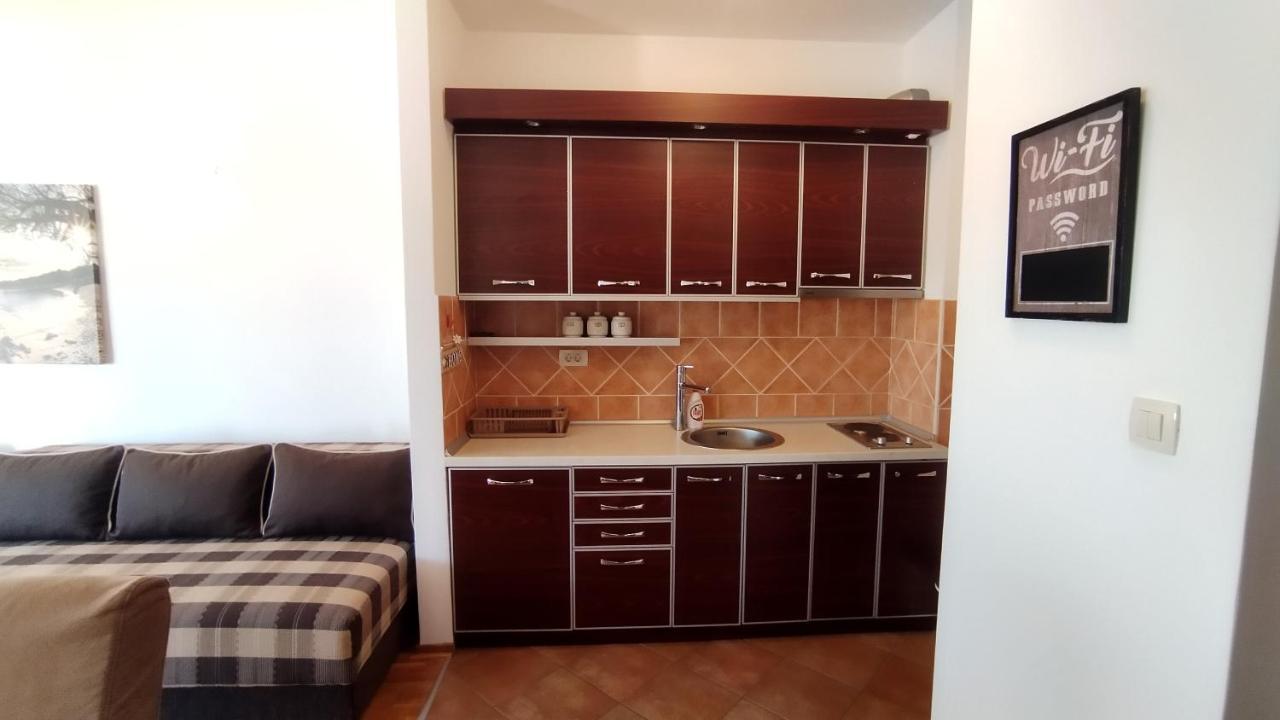 Rakocevic Apartments Petrovac Екстериор снимка