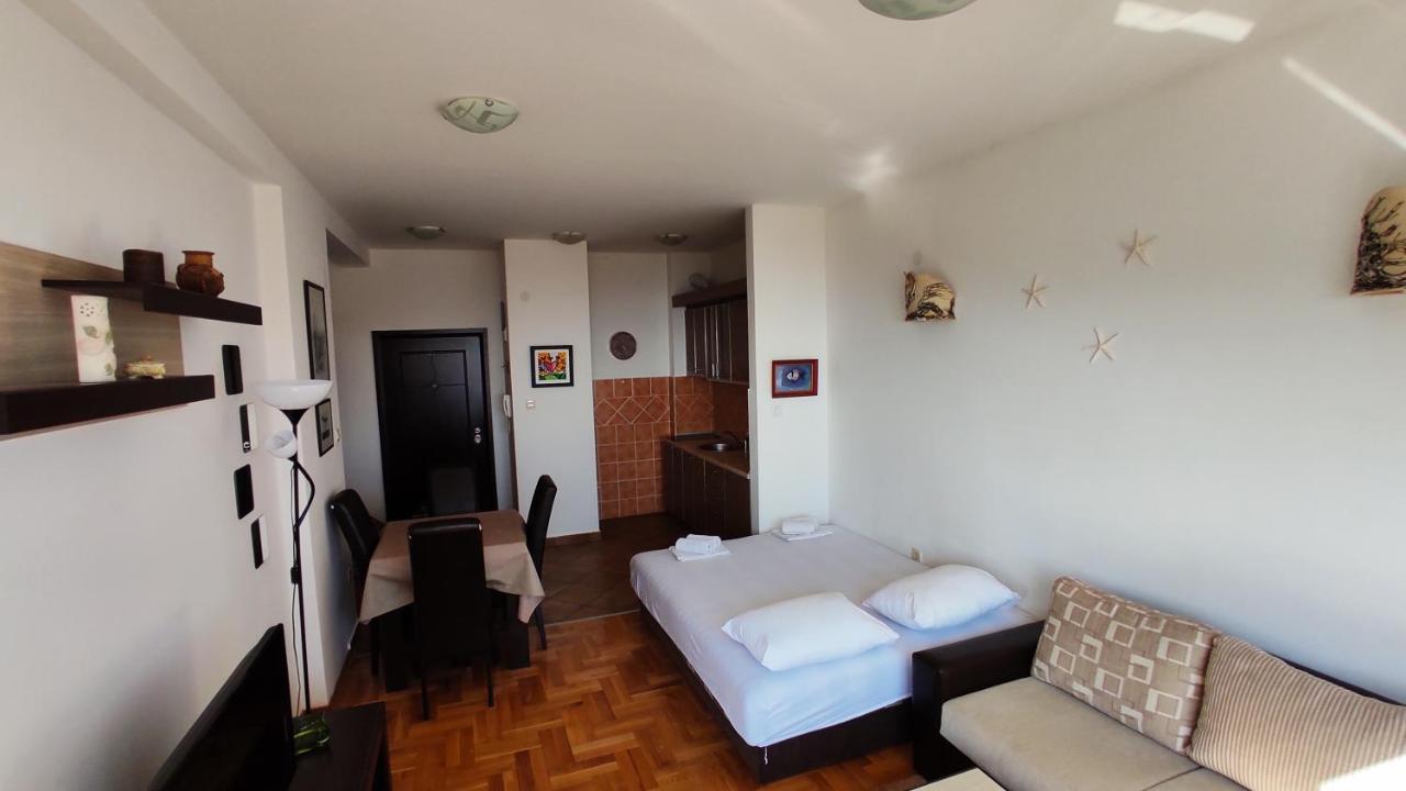 Rakocevic Apartments Petrovac Екстериор снимка