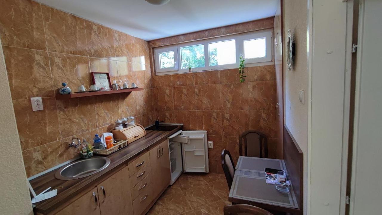 Rakocevic Apartments Petrovac Екстериор снимка