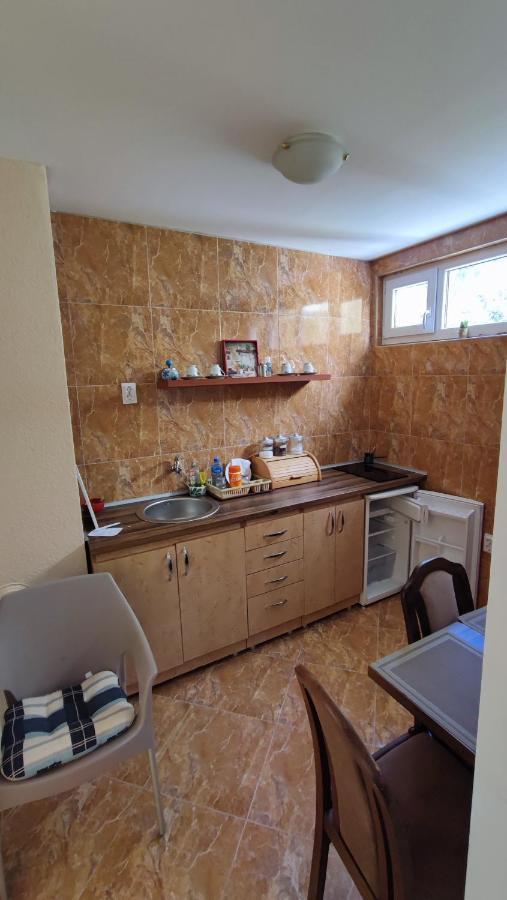 Rakocevic Apartments Petrovac Екстериор снимка